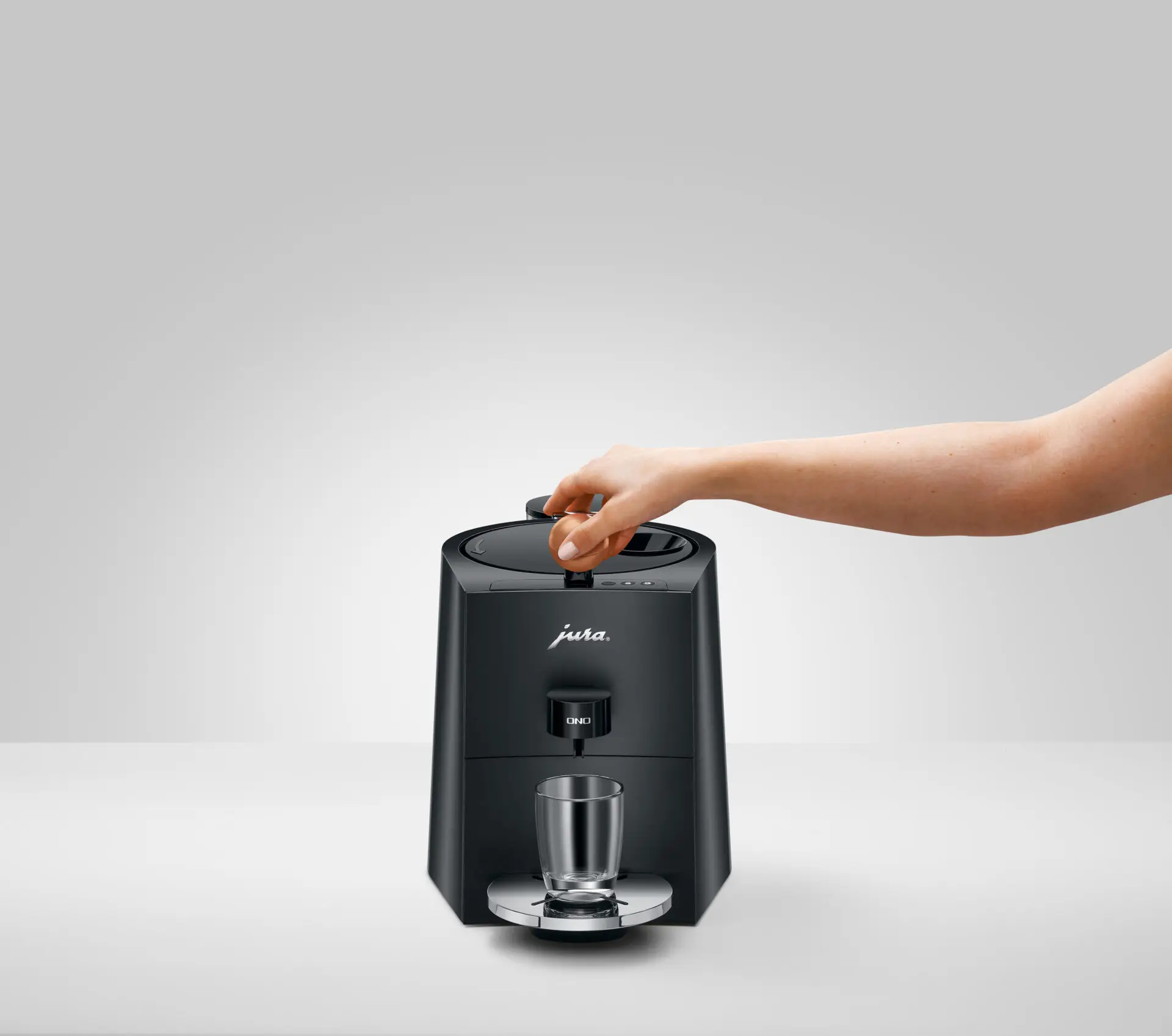 ONO_emo_CB_Step2_BaristaPress-1